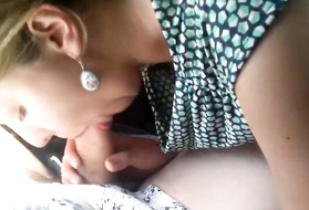 Супруга делает глубокий отсос мужу ради его вкусной спермы