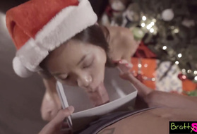 В Новый год брат исполнил фантазии сестренки о грязном инцесте