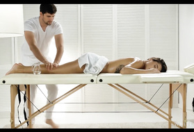 Русская брюнетка ответила с жаром на анальную провокацию массажиста