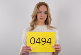 Пососала пенис порно агента и приняла тот в свою бритую киску